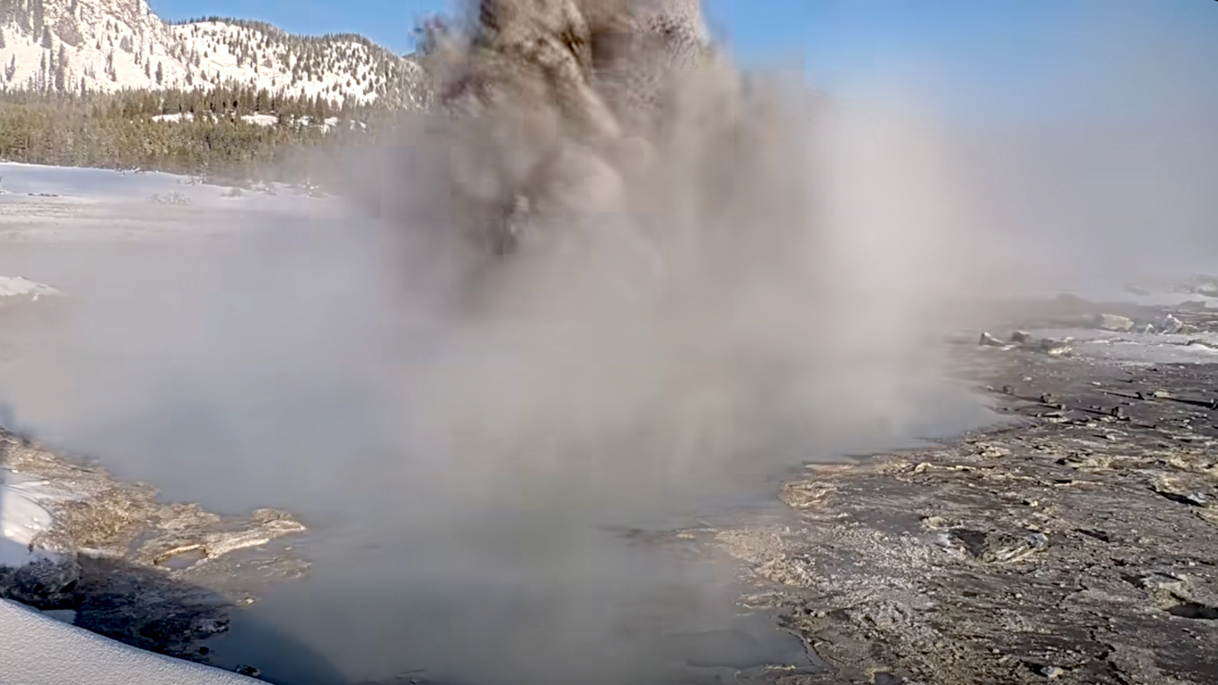 biscuit basin eruption